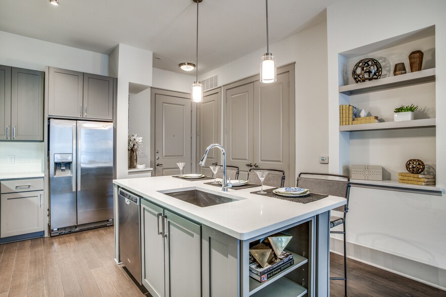 More Photos Of 4646 Amesbury Dr, Dallas Apartments For Lease