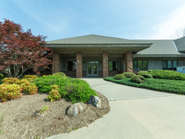 More Photos Of 900A Centrepark Dr, Asheville Medical For Sale