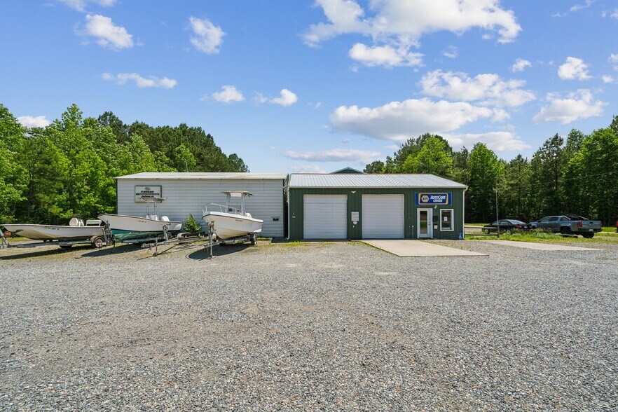 More Photos Of 1856 Buckley Hall Rd, Cobbs Creek Warehouse For Sale