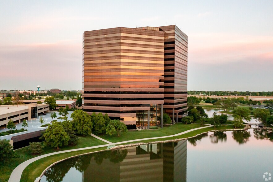 Primary Photo Of 1 Pierce Pl, Itasca Office For Sale