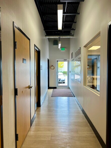More Photos Of 2000 W Hamilton Pl, Englewood Office For Lease