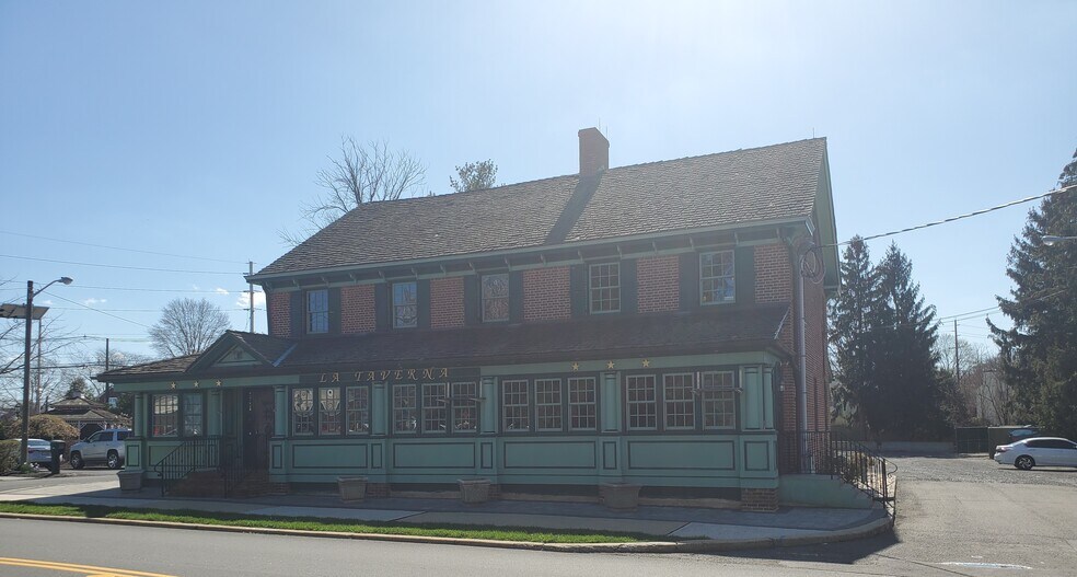 More Photos Of 375 Georges Rd, Dayton Restaurant For Sale