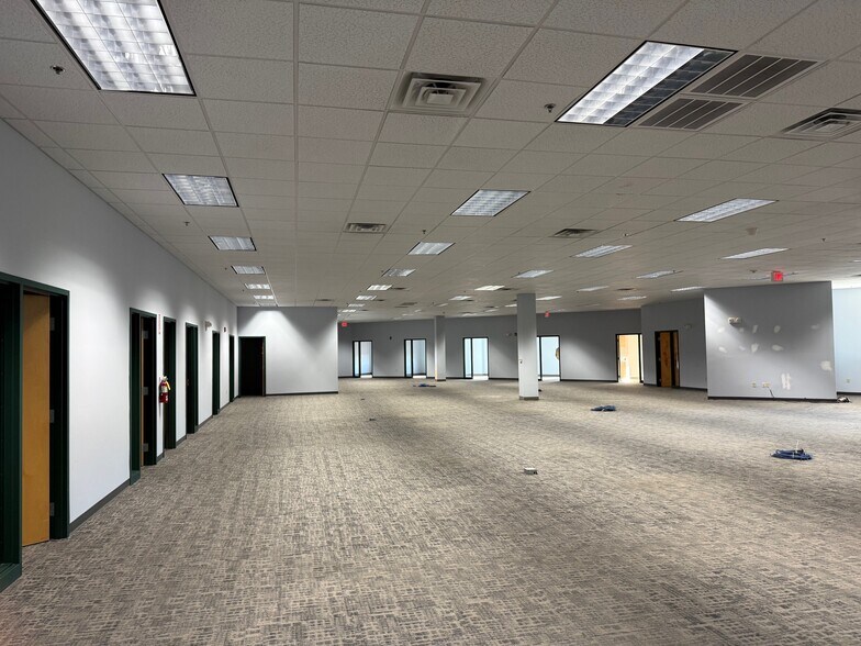 More Photos Of 1275 Park East Dr, Woonsocket Light Distribution For Lease