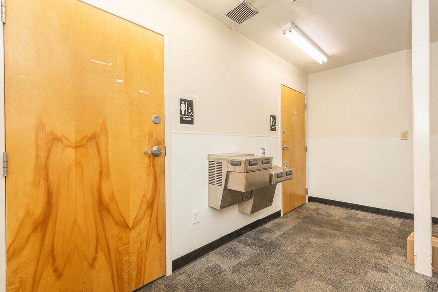 More Photos Of 2814 N Main St, Anderson General Retail For Sale