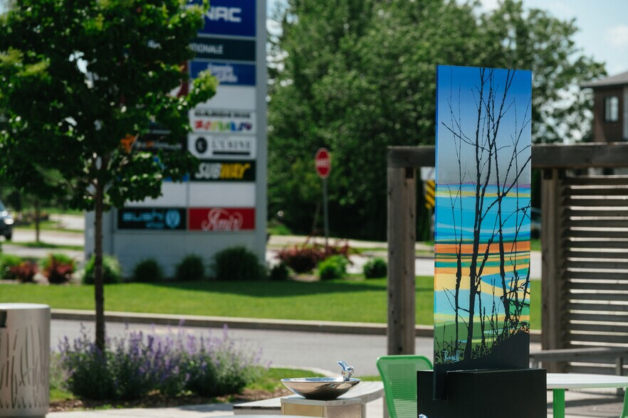 More Photos Of 534 Boul Cadieux, Beauharnois Freestanding For Lease