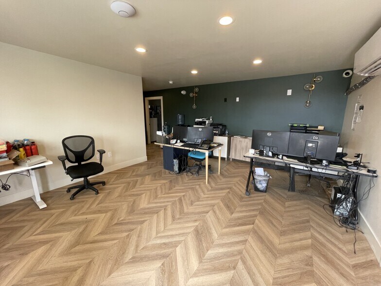 More Photos Of 45761 Division St, Lancaster Warehouse For Sale