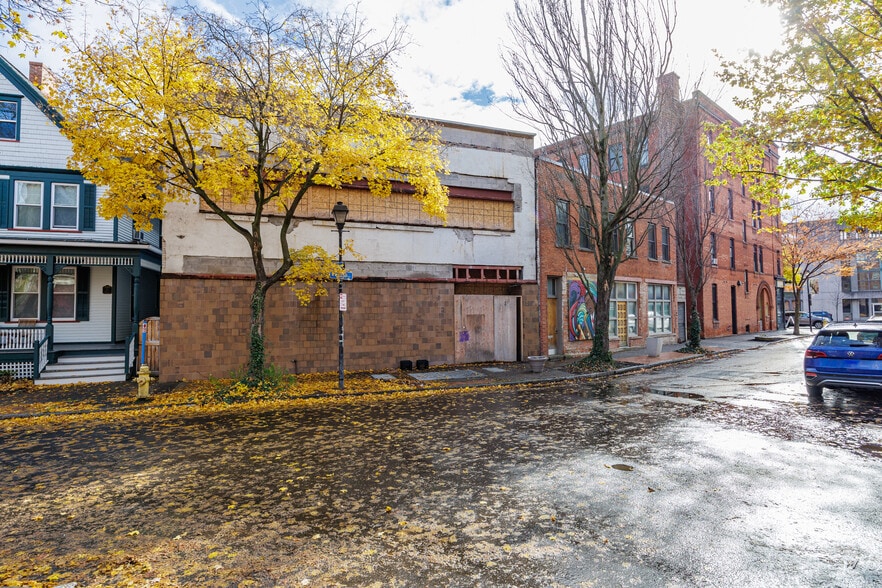 More Photos Of 20 Windsor St, Rochester Theater Concert Hall For Sale