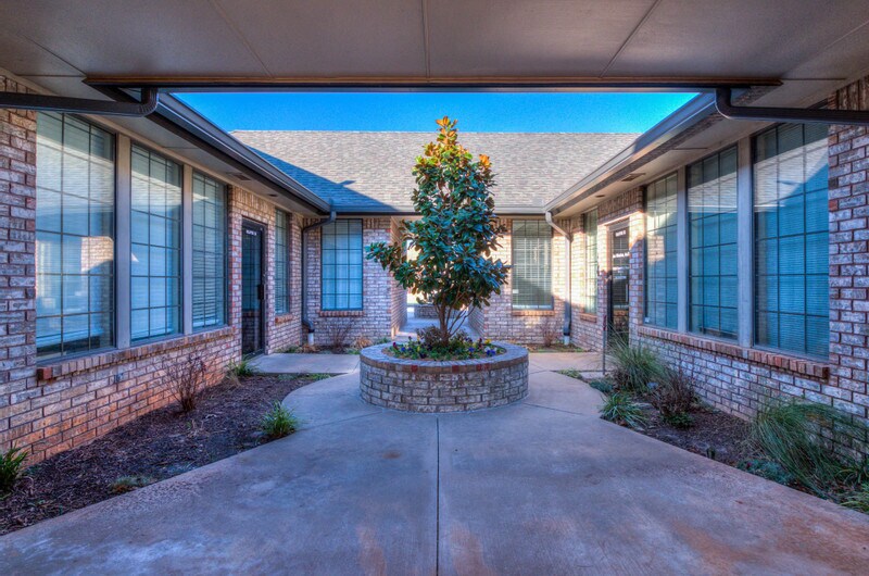 More Photos Of 10324 Greenbriar Pl, Oklahoma City Office For Sale