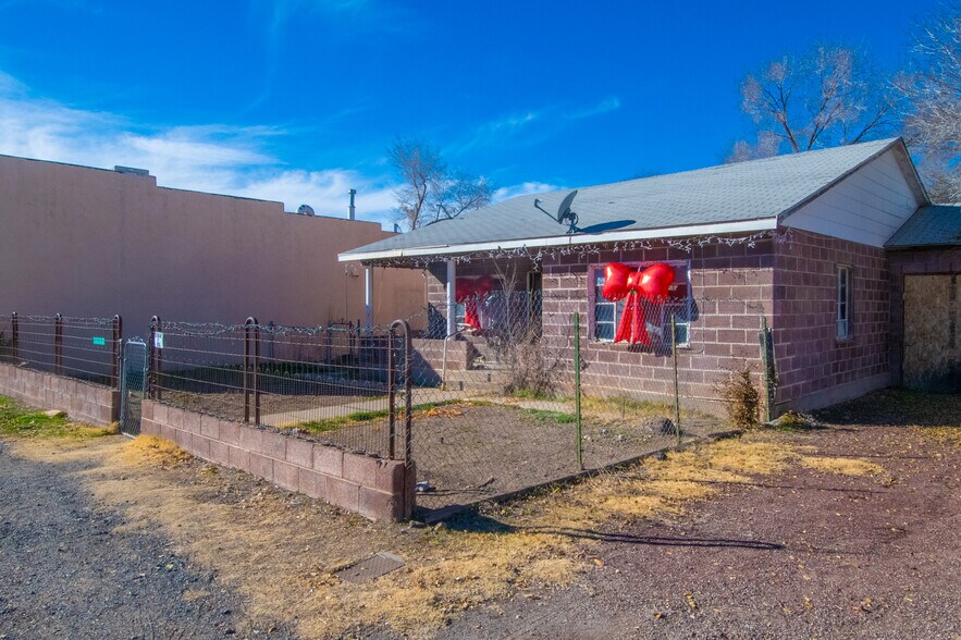 More Photos Of 54140 N Main St, Seligman Freestanding For Sale