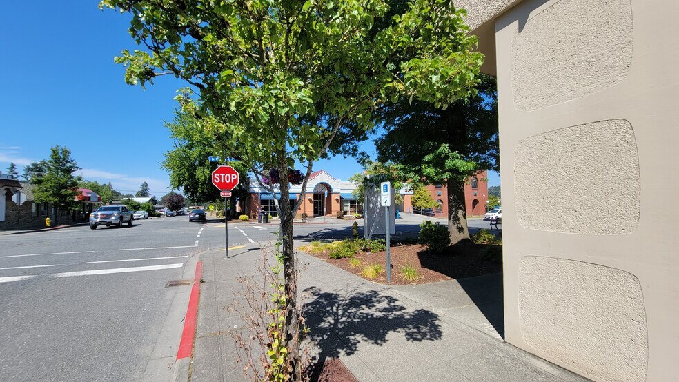 More Photos Of 501 N Olympic Ave, Arlington Bank For Sale