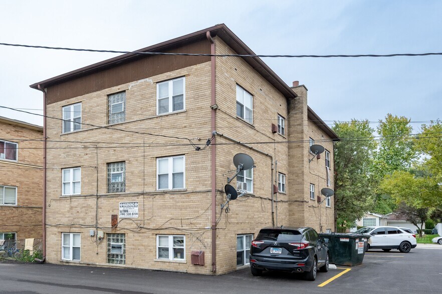 More Photos Of 726 W Roy Dr, Villa Park Apartments For Sale