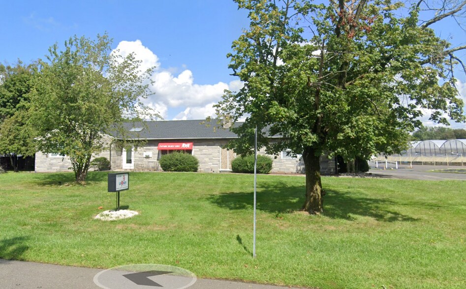 More Photos Of 261 Franklin St, Hightstown Office For Lease