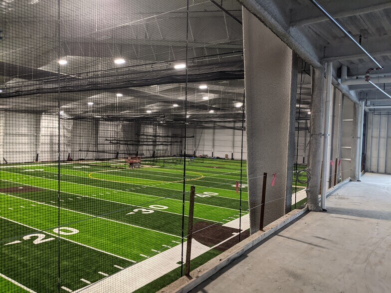 More Photos Of 7095 S Ballpark Dr, Franklin Office For Lease