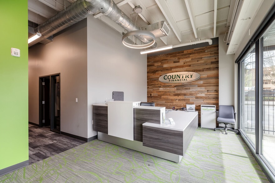 More Photos Of 3902 NE Sandy Blvd, Portland Office For Sale