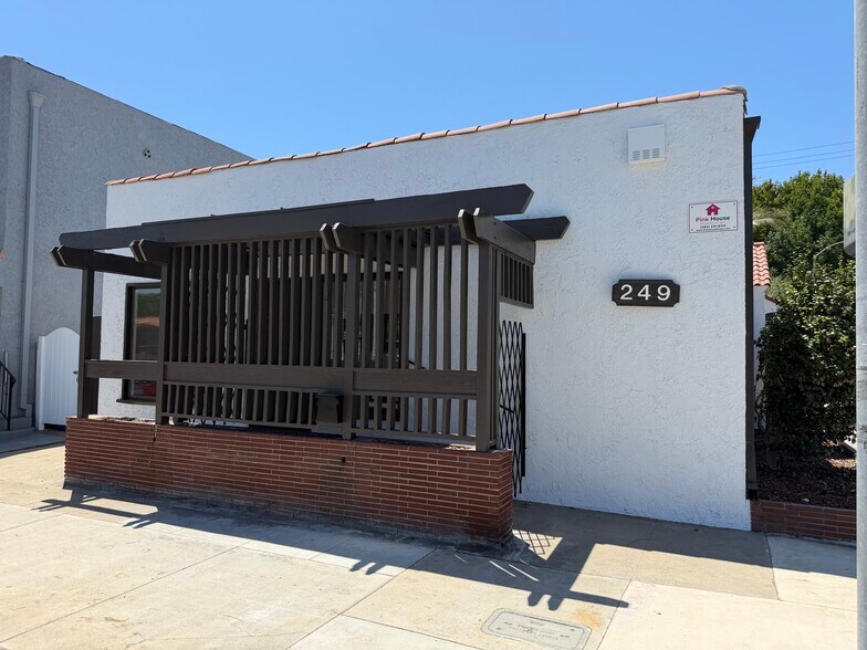 Primary Photo Of 249 Redondo Ave, Long Beach Medical For Lease