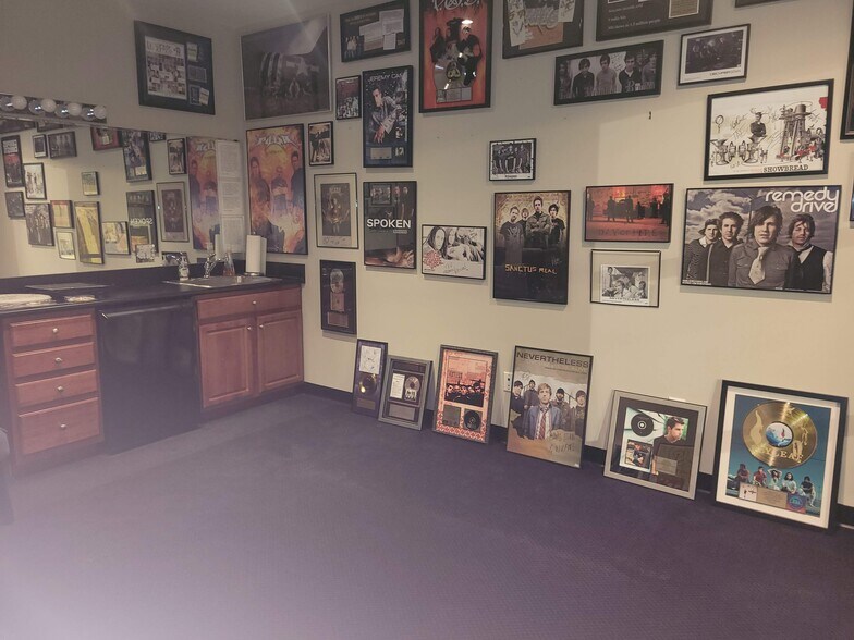 More Photos Of 116 County Line Rd W, Westerville Loft Creative Space For Lease