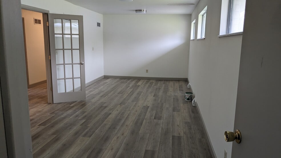 More Photos Of 1337 Hanes Rd, Dayton Medical For Sale