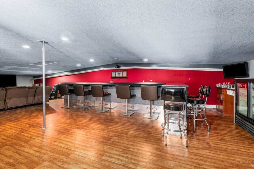 More Photos Of 456 Lakewood Park Rd, Beechgrove General Retail For Sale