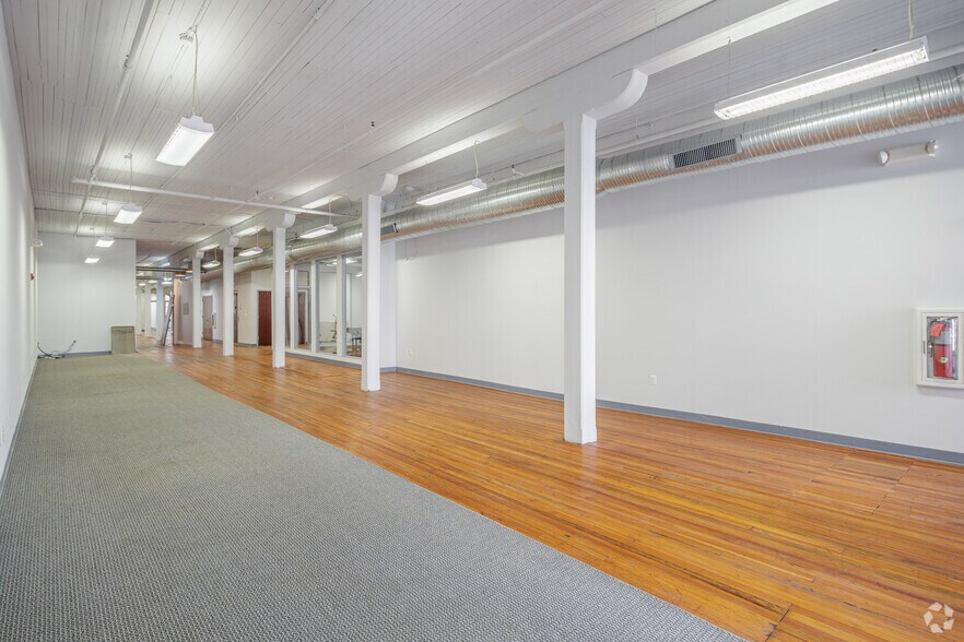 More Photos Of 307 W Baltimore St, Baltimore Loft Creative Space For Lease