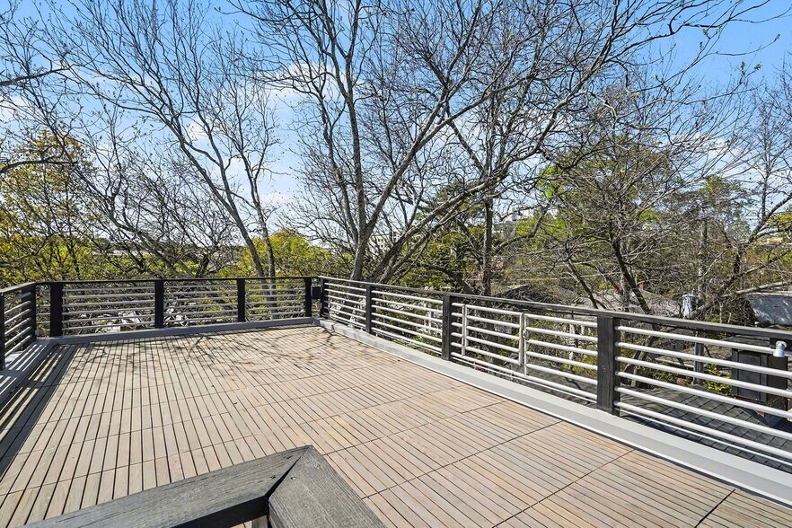 More Photos Of 117 E Maple St, Decatur Loft Creative Space For Sale