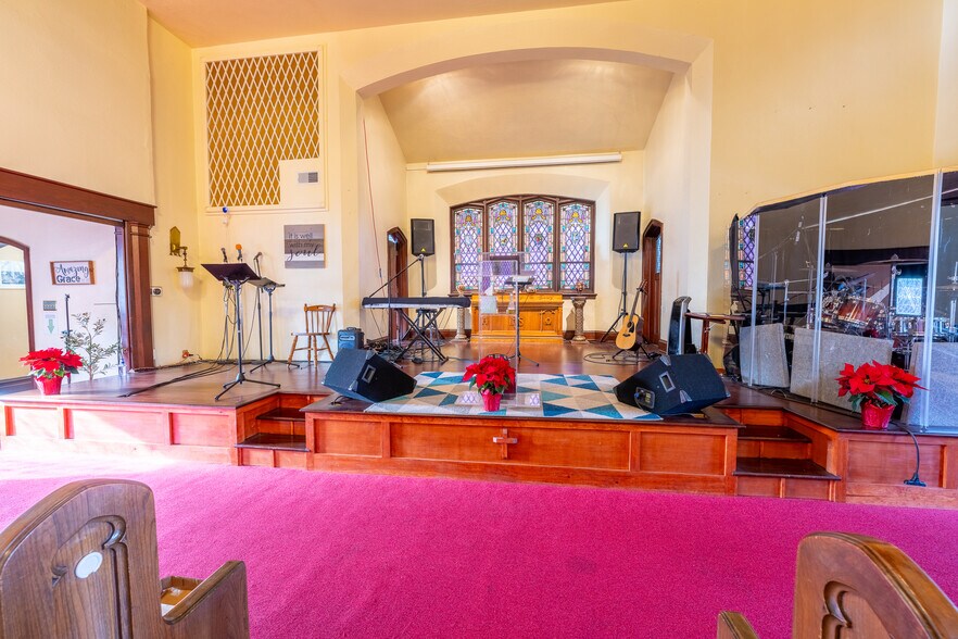 More Photos Of 927 Broadway, Fountain Hill Religious Facility For Sale