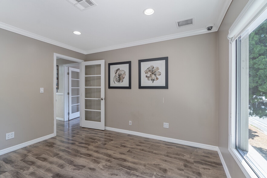 More Photos Of 11312-11314 Venice Blvd, Los Angeles Storefront For Lease