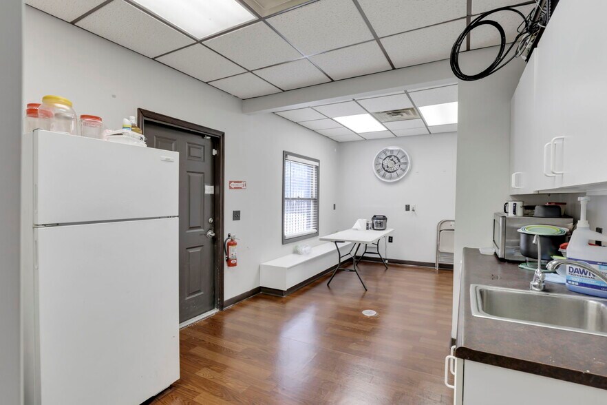More Photos Of 4241 Kimberly Pky, Columbus Office For Sale
