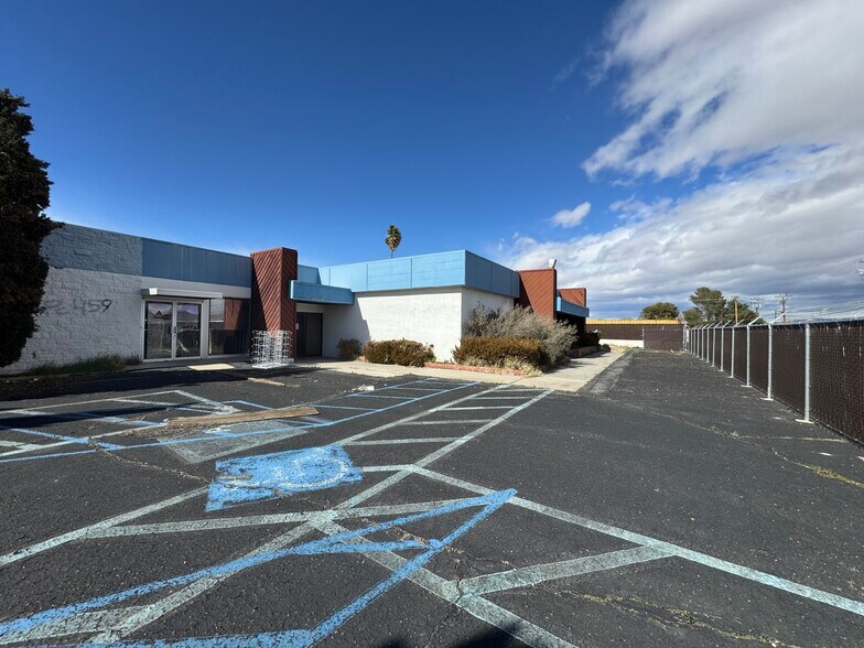 More Photos Of 1411-1415 N Norma St, Ridgecrest Office For Sale