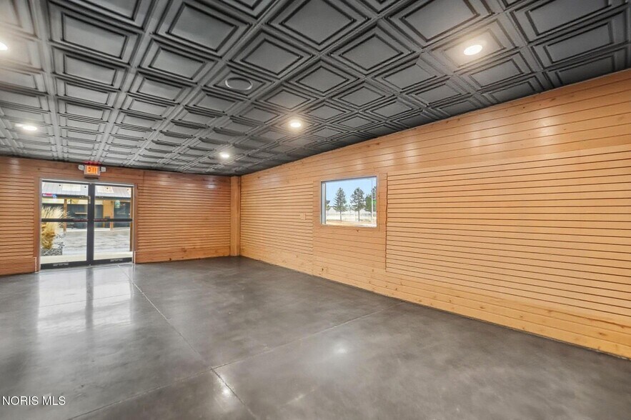 More Photos Of 2330 Bright Rd, Findlay Lodge Meeting Hall For Lease