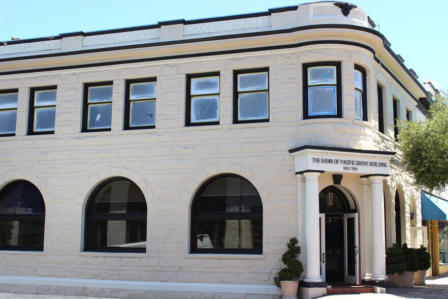 More Photos Of 572 Lighthouse Ave, Pacific Grove Office For Lease