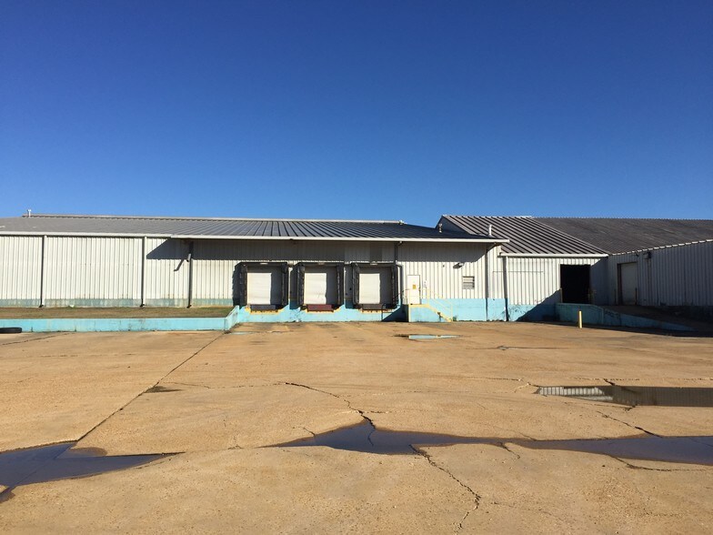 More Photos Of 1021 Clinton Industrial Park Rd, Clinton Warehouse For Lease