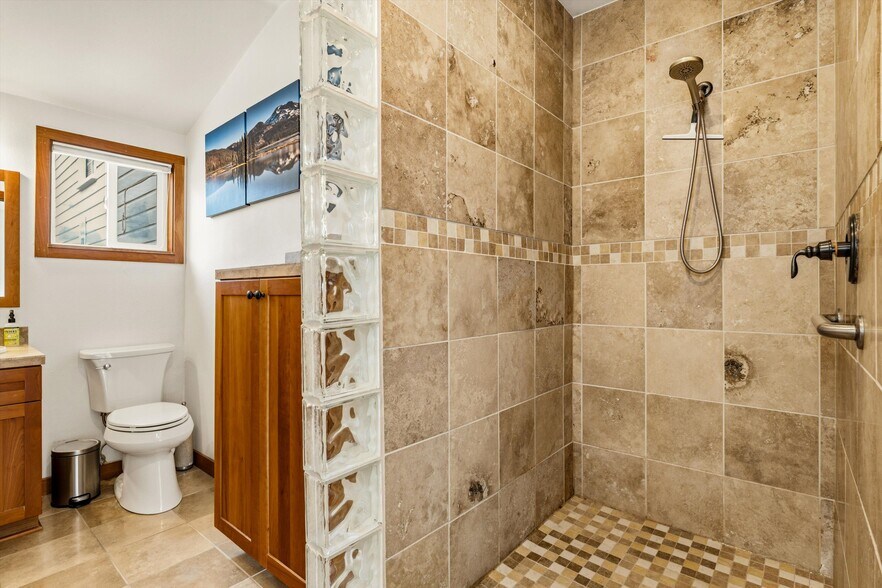 More Photos Of 340 NW 7th St, Corvallis Office Residential For Sale