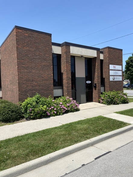 Primary Photo Of 1701 Washington St, Manitowoc Medical For Lease