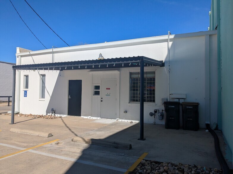 More Photos Of 717 Walnut St, Columbus Storefront Retail Office For Sale