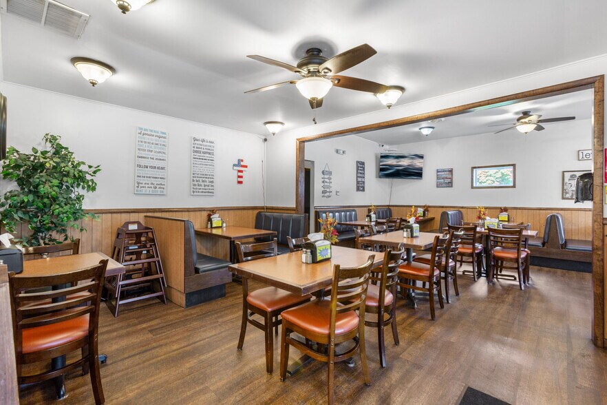 More Photos Of 5036 Paw Paw Lake Rd, Coloma Restaurant For Sale