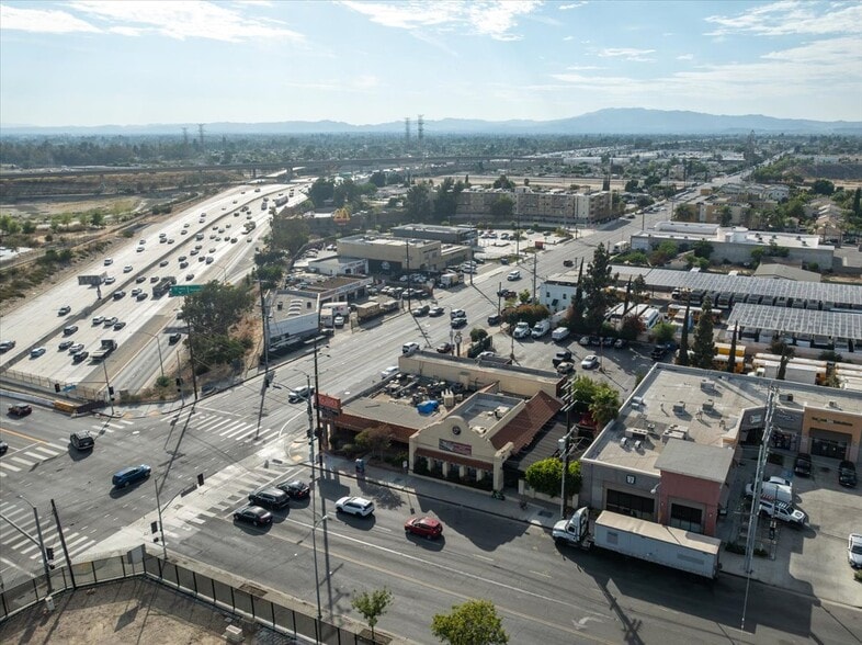 More Photos Of 8950 Laurel Canyon Blvd, Sun Valley Restaurant For Lease