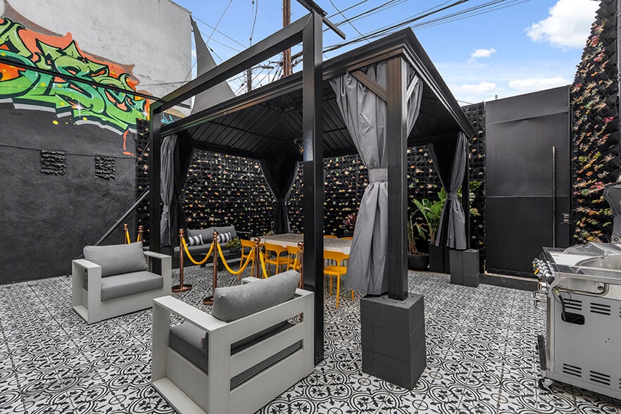 More Photos Of 8687 Venice Blvd, Los Angeles Storefront For Lease