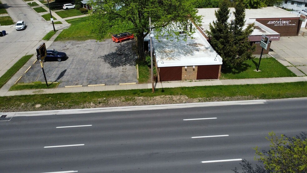 More Photos Of 26684 Grand River Ave, Redford Veterinarian Kennel For Sale