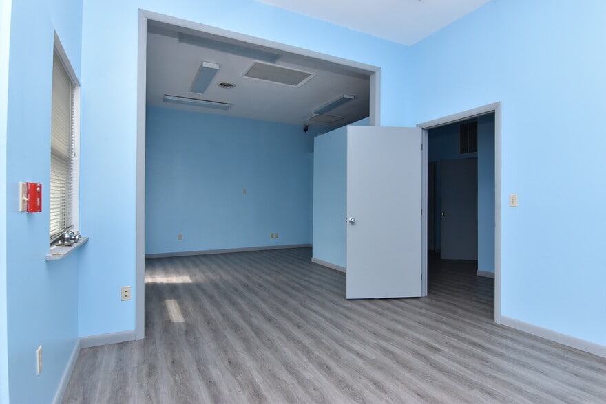 More Photos Of 30620 & 30627 Coastal Hwy, Lewes Light Distribution For Lease