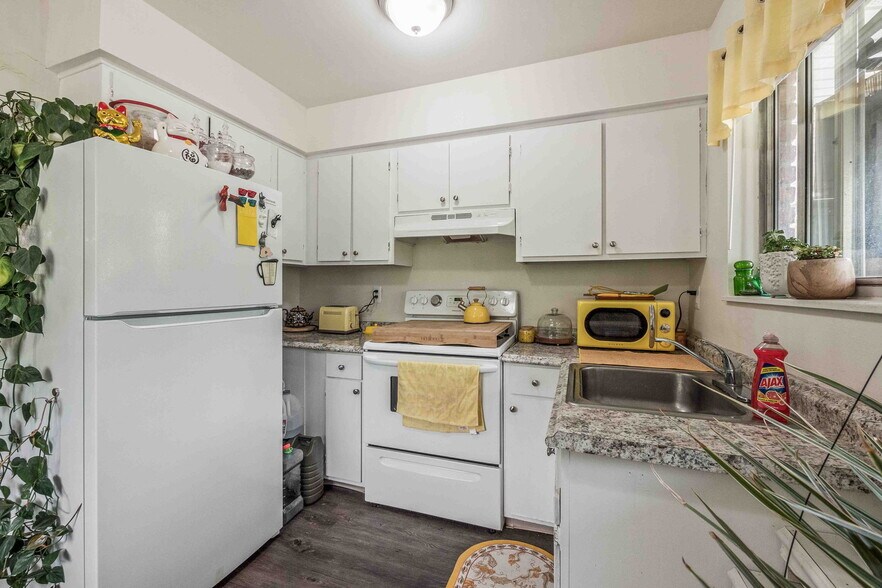 More Photos Of 10660 E Holly Rd, Davisburg Apartments For Sale