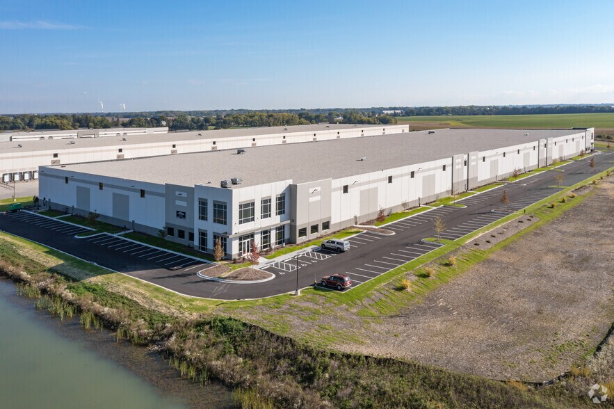 More Photos Of 11907 Meridian Dr, Mount Pleasant Warehouse For Lease