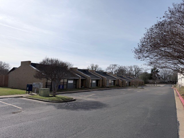 More Photos Of 4411 Old Bullard Rd, Tyler Office For Lease