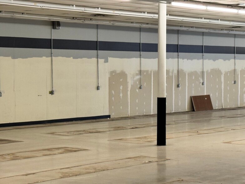 More Photos Of 1651 Blue Ridge Blvd, Troutville Unknown For Lease