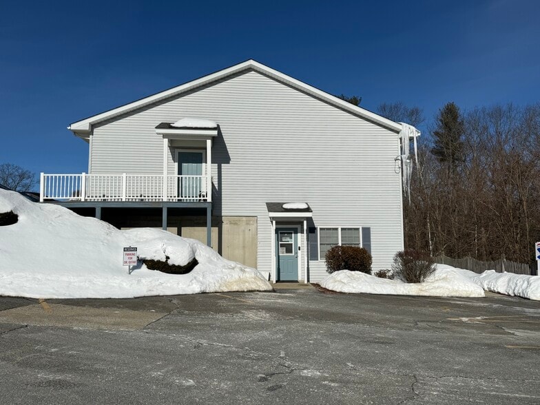 More Photos Of 694 Main St, Holden Office For Lease