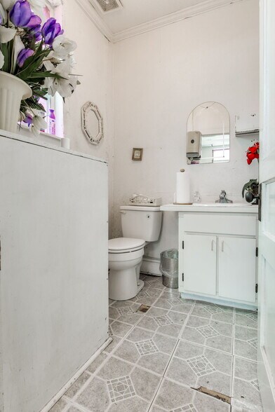 More Photos Of 900 W Cervantes St, Pensacola Religious Facility For Sale