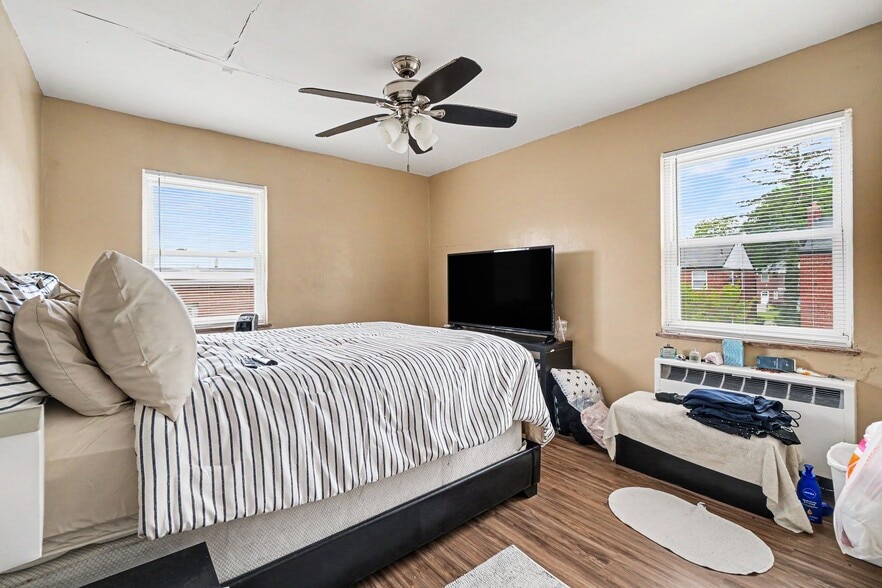 More Photos Of 2370 Losantiville Ave, Cincinnati Multifamily For Sale