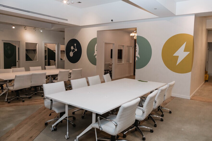 More Photos Of 4230 Main St, Philadelphia Restaurant For Lease