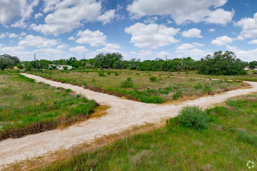 More Photos Of 20231 Pleasanton Rd, San Antonio Trailer Camper Park For Sale