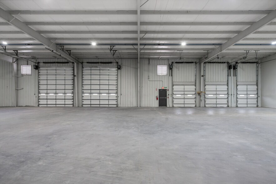 More Photos Of 3525 Enterprise Way, Green Cove Springs Warehouse For Lease