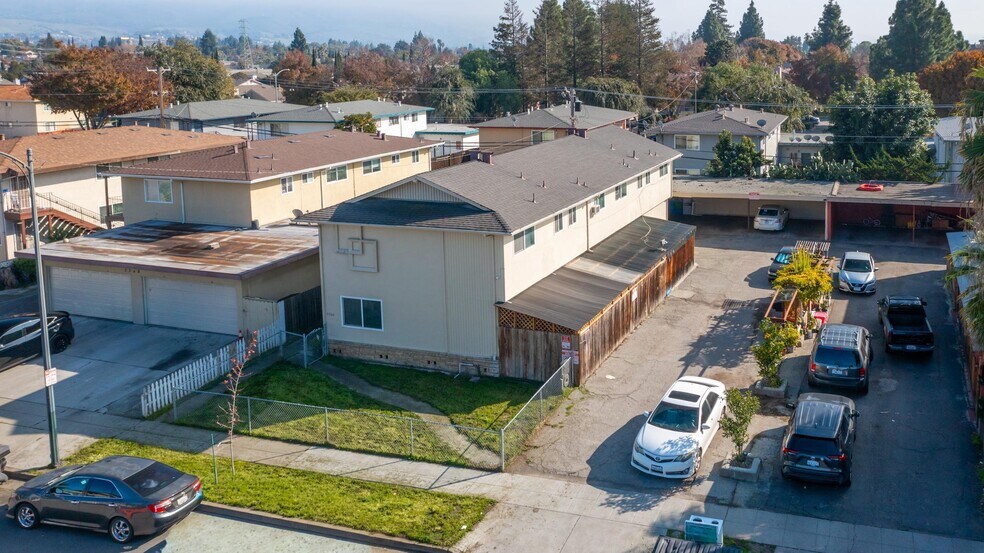 Primary Photo Of 2360 Mammoth Dr, San Jose Apartments For Sale